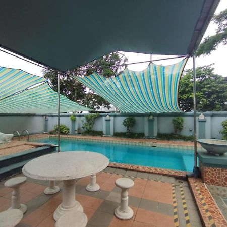 Vila Princess,Sentul 4Bedroom Dan Tenda Camping,Private Pool, Tenis Meja, Mini Billiard, Karaoke, Ayunan,Bbq, 08Satu3 80Satu6 4Satu5Satu Bogor Eksteriør billede